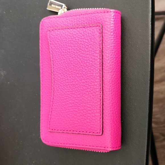 Micheal Kors Crossbody - Picture 5 of 6